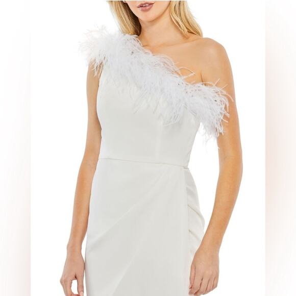 Mac Duggal 68147 White Feather Trim One Shoulder Dress Size 12 - Picture 3 of 9